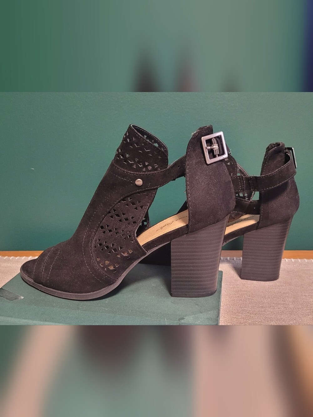 American Eagle Outfitters Black  Open-Toe Cutout Block Heel Sandals